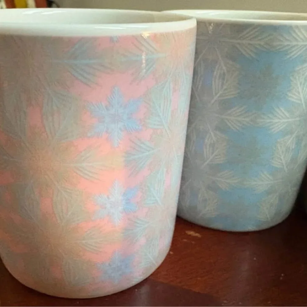 Avon Winter Soft Mug Gift Set 4 Pastel Snowflake Coffee Cups